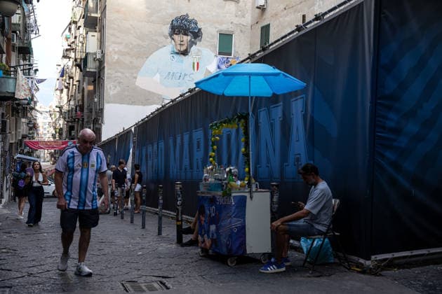 Argentina fans during the World Cup match between Argentina and Austria in Naples NAPLES, ITALY - JUNE 22: Argentina fans are seen before the World Cup match between Argentina and Austria in the Spanish Quarter of Naples, Italy on June 22, 2026. Iso Ekle Anadolu Naples Italy. Editorial use only. Please get in touch for any other usage.  Copyright: x2026xAnadoluxIsoxEklex