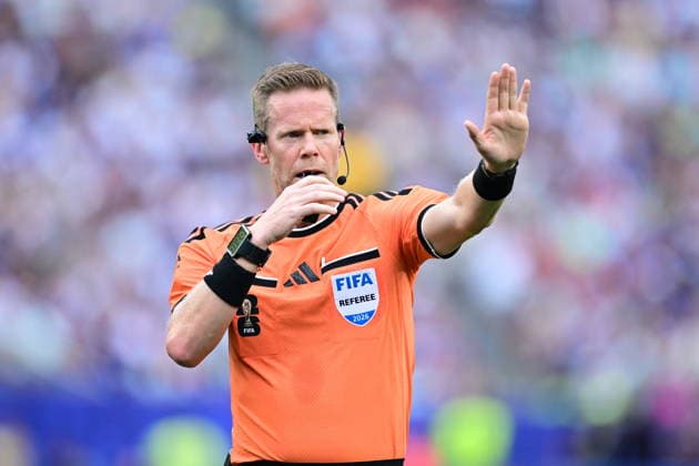 France v Iraq - FIFA World Cup, WM, Weltmeisterschaft, Fussball 2026 - Group I PHILADELPHIA, UNITED STATES - JUNE 22: Referee Drew Fischer is seen during the 2026 FIFA World Cup First Stage Group I match between France and Iraq at Lincoln Financial Field (Philadelphia Stadium) in Philadelphia, Pennsylvania, United States on June 22, 2026. Abdulhamid Hosbas Anadolu Pennsylvania United States. Editorial use only. Please get in touch for any other usage.  Copyright: x2026xAnadoluxAbdulhamidxHosbasx