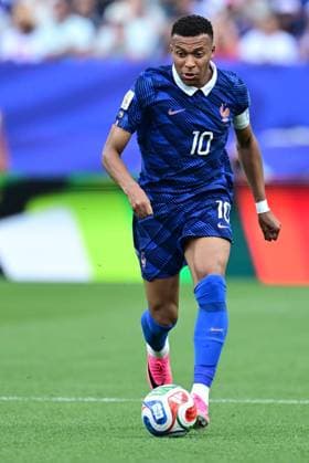 France v Iraq - FIFA World Cup, WM, Weltmeisterschaft, Fussball 2026 - Group I PHILADELPHIA, UNITED STATES - JUNE 22: Kylian Mbappe (10) of France in action during the 2026 FIFA World Cup First Stage Group I match between France and Iraq at Lincoln Financial Field (Philadelphia Stadium) in Philadelphia, Pennsylvania, United States on June 22, 2026. Abdulhamid Hosbas Anadolu Pennsylvania United States. Editorial use only. Please get in touch for any other usage.  Copyright: x2026xAnadoluxAbdulhamidxHosbasx