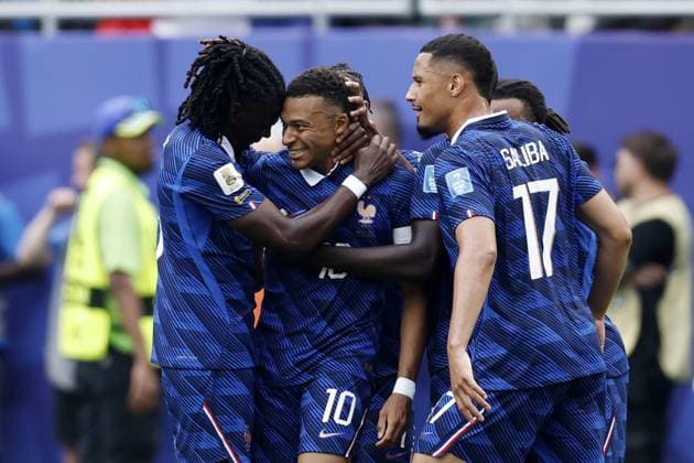 PHILADELPHIA - (LR) Manu Kone of France, Kylian Mbappe of France, William Saliba of France celebrate the 1-0 during the FIFA 2026 World Cup Group I match between France and Iraq at the Philadelphia Stadium on June 22, 2026 in Philadelphia, United States. MAURICE VAN STEEN ANP FIFA World Cup, WM, Weltmeisterschaft, Fussball 2026 2026 xVIxANPxSportx xMauricexvanxSteenxIVx 561692470 originalFilename: 561692470.jpg