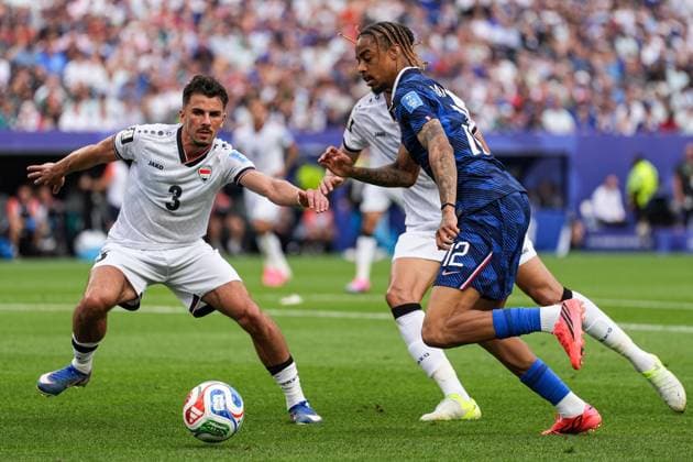 Bradley Barcola of France runs with the ball at Hussein Ali of Iraq France v Iraq, 2026 FIFA World Cup, WM, Weltmeisterschaft, Fussball Group I, Football, Philadelphia Stadium, Philadelphia, Pennsylvania, USA - 22 Jun 2026Philadelphia Philadelphia Stadium Pennsylvania (PA) United States of America  Copyright: xIsmaelxAdnan Shutterstockx 16950632az