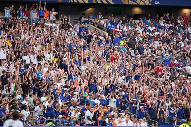 France fans celebrate Frances goal France v Iraq, 2026 FIFA World Cup, WM, Weltmeisterschaft, Fussball Group I, Football, Philadelphia Stadium, Philadelphia, Pennsylvania, USA - 22 Jun 2026Philadelphia Philadelphia Stadium Pennsylvania (PA) United States of America  Copyright: xIsmaelxAdnan Shutterstockx 16950632ba