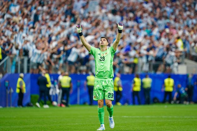 USA: Fußball FIFA World Cup, WM, Weltmeisterschaft, Fussball 2026 Gruppenphase, 2. Spieltag Argentinien vs Österreich AT&T Stadium (Arlington, Dallas County, Texas): Emiliano Martinez Emiliano Martinez (Argentinien 23) *** USA Soccer 2026 FIFA World Cup Group Stage, Matchday 2 Copyright: xJOERANxSTEINSIEKx
