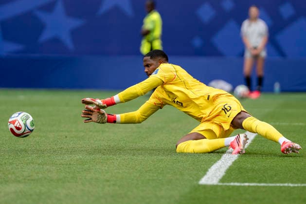 Mike Maignan of France control a ball during a Group I match of the 2026 FIFA World Cup, WM, Weltmeisterschaft, Fussball between France and Iraq at Lincoln Financial Field in Philadelphia, United States, 22 June 2026. FIFA WORLD CUP 2026 - Group I France vs Iraq !ACHTUNG: NUR REDAKTIONELLE NUTZUNG!  Copyright: xAngelxColmenaresx GR1099 20260622-55020678160_1