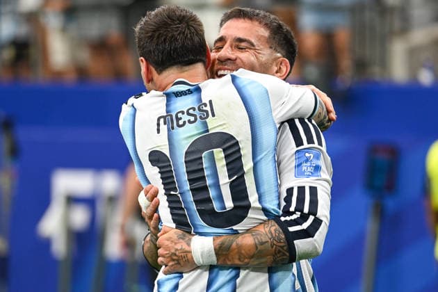 June 22, 2026: Argentina forward Lionel Messi celebrates his history-making goal with his teammate during the FIFA World Cup, WM, Weltmeisterschaft, Fussball group stage action between Argentina and Austria at Dallas Stadium in Arlington, Texas. Cal Media Arlington USA - ZUMAc04_ 20260622_zma_c04_033 Copyright: xMichaelxDornx