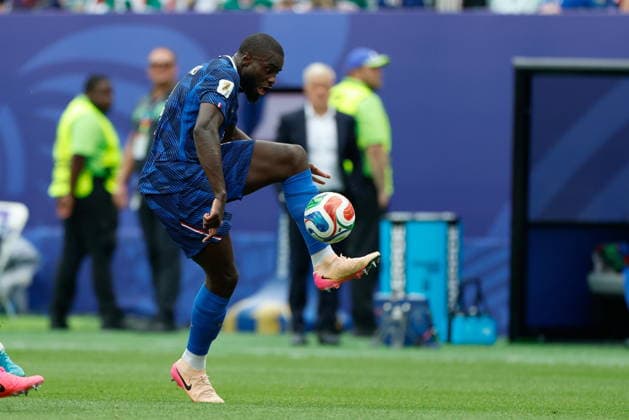 PHILADELPHIA STADIUM PHILADELPHIA PENNSYLVANIA USA 22.06.2026 FIFA MISTRZOSTWA SWIATA 2026 W PILKA NOZNA W USA MECZ GRUPA I AND FRANCE FRANCJA I AND IRAK IRAQ FIFA World Cup, WM, Weltmeisterschaft, Fussball 2026 Group I match between France and Iraq at Philadelphia Stadium in Philadelphia, Pennsylvania, USA on June 22, 2026. N Z France defender Dayot Upamecano (4) KAMIL KRZACZYNSKI NEWSPIX.PL --- newspix.pl POLAND OUT!  KSK