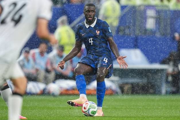 Dayot Upamecano of France passes the ball France v Iraq, 2026 FIFA World Cup, WM, Weltmeisterschaft, Fussball Group I, Football, Philadelphia Stadium, Philadelphia, Pennsylvania, USA - 22 Jun 2026Philadelphia Philadelphia Stadium Pennsylvania (PA) United States of America  Copyright: xIsmaelxAdnan Shutterstockx 16950632bl