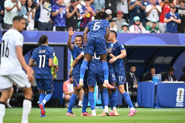 PHILADELPHIA, PA - JUNE 22: Kylian Mbappe 10 of France celebrates his goal with teammates during the FIFA World Cup, WM, Weltmeisterschaft, Fussball 2026 Group I match between France and Iraq on June 22nd, 2026 at Philadelphia Stadium in Philadelphia, PA.(Photo by Terence Lewis Icon Sportswire) SOCCER: JUN 22 FIFA World Cup 26 Group I - France vs Iraq EDITORIAL USE ONLY Icon260622008