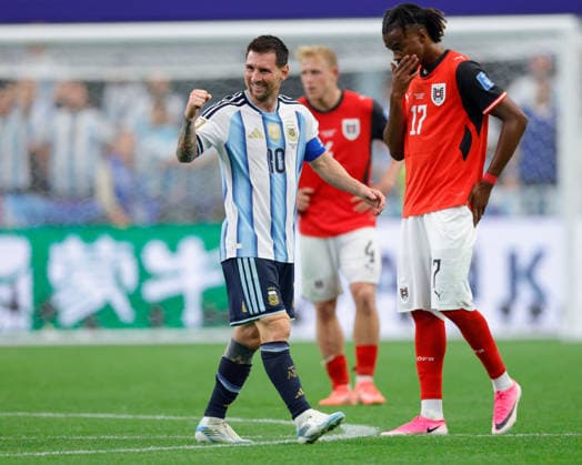 June 22, 2026, Arlington, Texas, USA: Argentina forward LIONEL MESSI (10) fist pumps the crowd and his teammates after his second goal during stoppage time In the second half of the 2026 FIFA World Cup, WM, Weltmeisterschaft, Fussball Group J match between Argentina and Austria at Dallas Stadium. Arlington USA - ZUMAa325 20260622_zsa_a325_021 Copyright: xDavidxBalleringxIix