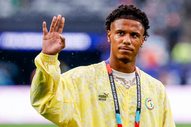 Ismail Jakobs of Senegal wave Norway v Senegal, Group I - FIFA World Cup, WM, Weltmeisterschaft, Fussball 2026, Norway v Senegal, New York New Jersey Stadium, June 22, 2026, East Rutherford, United States.