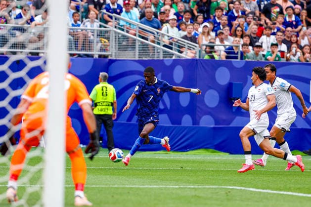 June 22, 2026, Philadelphia, Pennsylvania, USA: OUSMANE DEMBELE of France crosses the ball during the 2026 FIFA World Cup, WM, Weltmeisterschaft, Fussball Group I match at Philadelphia Stadium in Philadelphia, PA on June 22, 2026. Philadelphia USA - ZUMAm283 20260622_zsp_m283_018 Copyright: xBillyxMyersx
