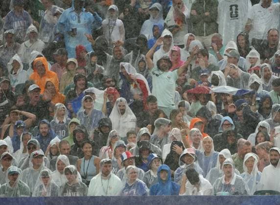 June 22, 2026, Philadelphia, Pennsylvania, USA: Fans using rain ponchos during the 2026 World Cup Group I football match between France and Iraq at Lincoln Financial Field Stadium in Philadelphia, Pennsylvania, USA, on June 22, 2026. Philadelphia USA - ZUMAs337 20260622_znp_s337_013 Copyright: xGentxShkullakux