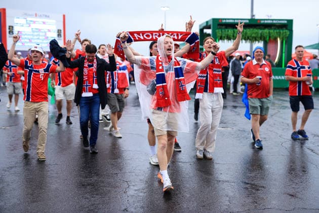 Football - FIFA World Cup, WM, Weltmeisterschaft, Fussball - Group I - Norway v Senegal 22nd June 2026 - FIFA World Cup - Group I - Norway v Senegal - Norway fans in plastic ponchos - Photo: Simon Stacpoole Offside. New Jersey USA *** Fußball – FIFA-Weltmeisterschaft, Gruppe I  Copyright: xSimonxStacpoolexOffside