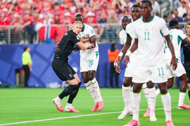 RECORD DATE NOT STATED FIFA World Cup, WM, Weltmeisterschaft, Fussball 2026 - Group I - Norway v Senegal Erling Haaland player of Norway and Pape Gueye player of Senegal during the match between Norway and Senegal in the second round of Group I of the 2026 FIFA World Cup group stage at New York New Jersey Stadium, in East Rutherford, United States, on Monday, June 22, 2026.(Foto: William Volcov Brazil Photo Press IMAGO) Sports East Rutherford NJ United States of America Copyright: xWILLIAMxVOLCOVx