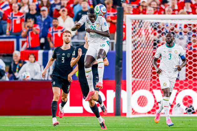 Pape Gueye of Senegal heads the ball Norway v Senegal, Group I - FIFA World Cup, WM, Weltmeisterschaft, Fussball 2026, Norway v Senegal, New York New Jersey Stadium, June 22, 2026, East Rutherford, United States.