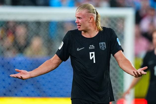 Erling Haaland of Norway complains after a foul Norway v Senegal, 2026 FIFA World Cup, WM, Weltmeisterschaft, Fussball Group I, Football, New York New Jersey Stadium, East Rutherford, New Jersey, USA - 22 Jun 2026East Rutherford New York New Jersey Stadium New Jersey (NJ) United States of America EDITORIAL USE ONLY No use with unauthorised audio, video, data, fixture lists, club league logos or live services. Online in-match use limited to 120 images, no video emulation. No use in betting, games or single club league player publications.  Copyright: xJavierxGarcia Shutterstockx 16949464p