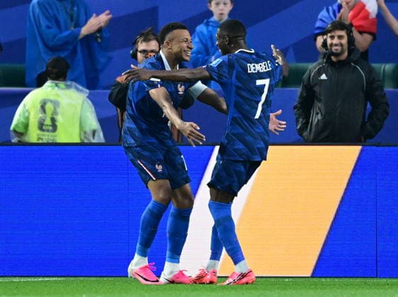 France v Iraq - FIFA World Cup, WM, Weltmeisterschaft, Fussball 2026 - Group I PHILADELPHIA, UNITED STATES - JUNE 22: Kylian Mbappe (10) of France celebrates with his teammates after scoring a goal during the 2026 FIFA World Cup First Stage Group I match between France and Iraq at Lincoln Financial Field (Philadelphia Stadium) in Philadelphia, Pennsylvania, United States on June 22, 2026. Abdulhamid Hosbas Anadolu Philadelphia United States. Editorial use only. Please get in touch for any other usage.  Copyright: x2026xAnadoluxAbdulhamidxHosbasx