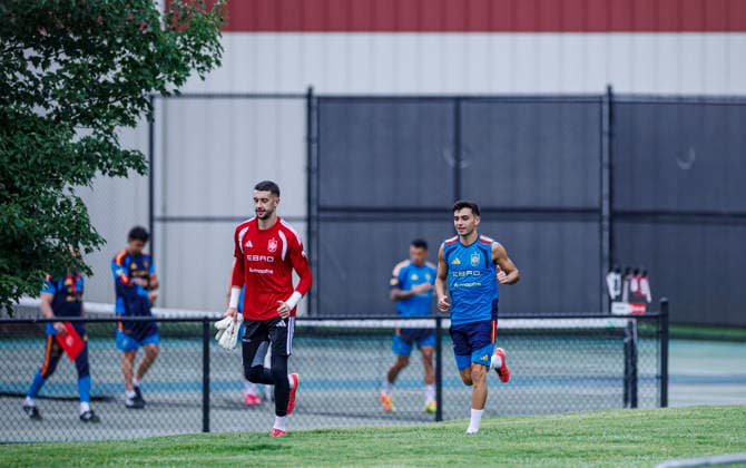 Spain national team, Nationalteam World Cup 22 06 2026 Joan Garcia of Spain (L) and Pedro Gonzalez Pedri of Spain (R) runs in the field during the Spanish national team s training session at their World Cup base camp at the Baylor School in Chattanooga, United States of America on June 22, 2026. Photo (PGS Photo Agency) Chattanooga Copyright: xPGSxPhotoxAgencyx