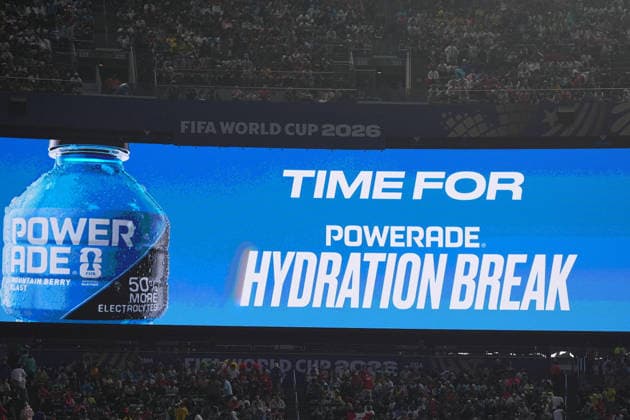 Trinkpause im Met Life Stadium wird präsentiert vom Energy-Drink Hersteller Powerade - New York 22.06.2026: Norwegen vs. Senegal, MetLife Stadium, World Cup 26 Gruppe I, 2. Spieltag *** The halftime break at MetLife Stadium is presented by energy drink manufacturer Powerade. New York, June 22, 2026