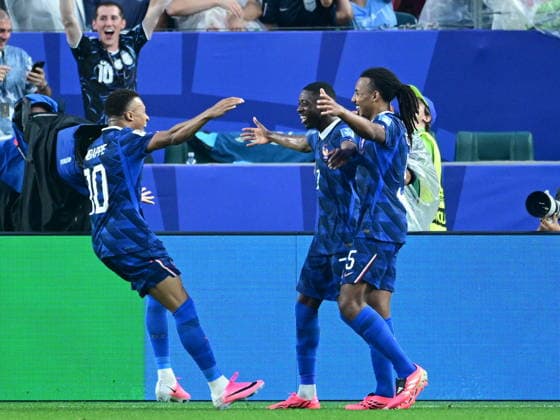 France v Iraq - FIFA World Cup, WM, Weltmeisterschaft, Fussball 2026 - Group I PHILADELPHIA, UNITED STATES - JUNE 22: Ousmane Dembele (7) of France celebrates with his teammate Kylian Mbappe (10) after scoring a goal during the 2026 FIFA World Cup First Stage Group I match between France and Iraq at Lincoln Financial Field (Philadelphia Stadium) in Philadelphia, Pennsylvania, United States on June 22, 2026. Abdulhamid Hosbas Anadolu Pennsylvania United States. Editorial use only. Please get in touch for any other usage.  Copyright: x2026xAnadoluxAbdulhamidxHosbasx