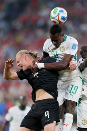 Norway v Senegal: Group I - FIFA World Cup, WM, Weltmeisterschaft, Fussball 2026 Erling Haaland of Norway and Moussa Niakhate of Senegal challenge during the FIFA World Cup 2026 Group I match between Norway and Senegal at New York New Jersey Stadium on June 22, 2026 in East Rutherford, United States. East Rutherford New York New Jersey Stadium NJ United States Copyright: xAllstarxPicturexLibraryxLtdx