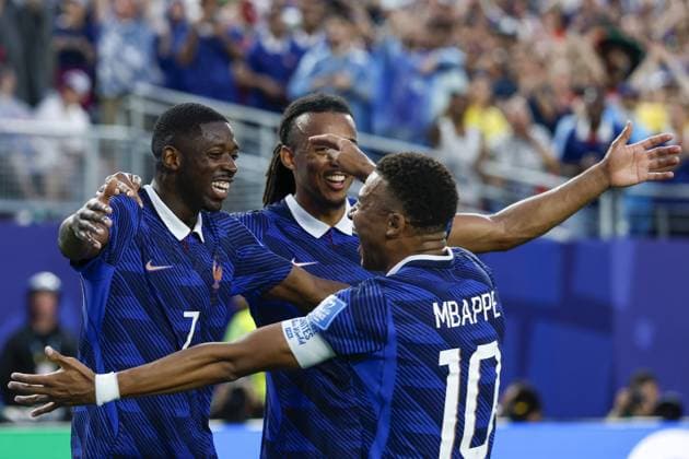 PHILADELPHIA - (LR) Ousmane Dembele of France, Jules Kounde of France, Kylian Mbappe of France celebrate the 3-0 during the FIFA 2026 World Cup Group I match between France and Iraq at the Philadelphia Stadium on June 22, 2026, in Philadelphia, United States. MAURICE VAN STEEN ANP FIFA World Cup, WM, Weltmeisterschaft, Fussball 2026 2026 xVIxANPxSportx xMauricexvanxSteenxIVx 561700857 originalFilename: 561700857.jpg