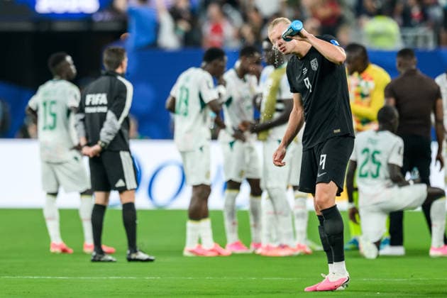 260622 Erling Braut Haaland of Norway during a hydration break during the FIFA World Cup, WM, Weltmeisterschaft, Fussball 2026 group stage football match between Norway and Senegal on June 22, 2026 in New Jersey. Photo: Vegard Grott BILDBYRAN kod VG VG0963 bbeng fotboll football soccer fotball vm fotbolls-vm fotball-vm fotbolls-vm 2026 fifa world cup 2026 new york norge norway senegal *** June 22, 2026  Copyright: VEGARDxGRoTT BB260622VG048