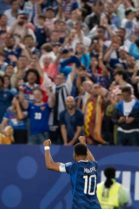 Kylian Mbappe of France celebrate a goal during a Group I match of the 2026 FIFA World Cup, WM, Weltmeisterschaft, Fussball between France and Iraq at Lincoln Financial Field in Philadelphia, United States, 22 June 2026. FIFA World Cup 2026 - Group I - France vs Iraq !ACHTUNG: NUR REDAKTIONELLE NUTZUNG!  Copyright: xÁngelxColmenaresx GR2102 20260623-55020678813_1