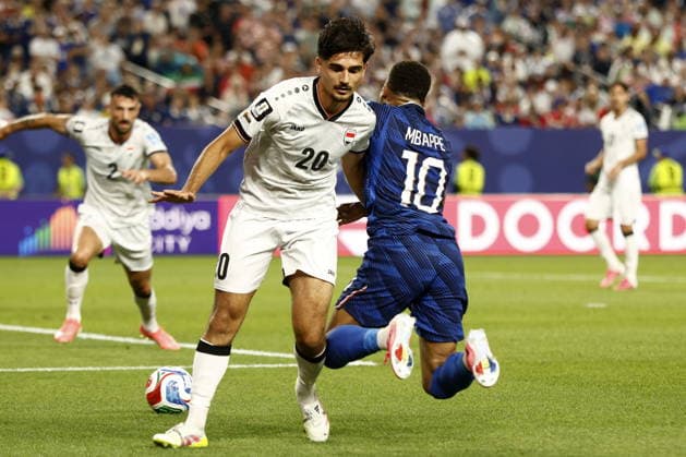 FIFA World Cup, WM, Weltmeisterschaft, Fussball 2026 - Group I - France vs Iraq Aimar Sher of Iraq (L) in action against Kylian Mbappe of France (R) during the FIFA World Cup 2026 group stage match France against Iraq, in Philadelphia, Pennsylvania, USA, 22 June 2026. PHILADELPHIA United States  Copyright: xWILLxOLIVERx