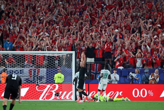 FIFA World Cup, WM, Weltmeisterschaft, Fussball 2026 - Group I - Norway vs Senegal Erling Haaland of Norway (C) and supporters of Norway celebrate the 1-0 goal during the FIFA World Cup 2026 group stage match Norway against Senegal, in East Rutherford, New Jersey, USA, 22 June 2026. East Rutherford United States  Copyright: xOLGAxFEDOROVAx