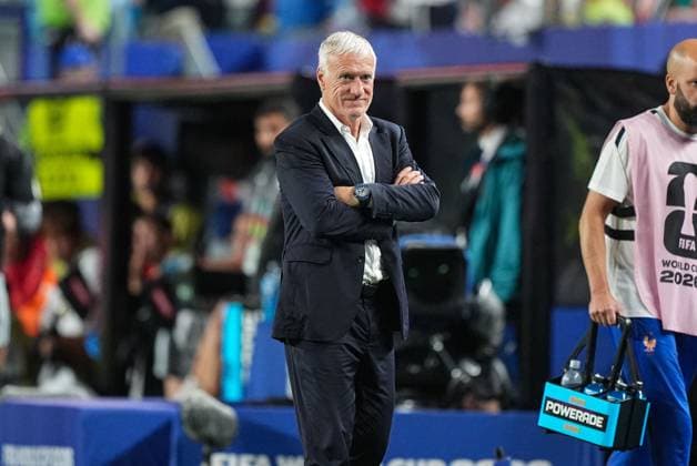 Didier Deschamps of France watches on Norway v Senegal, 2026 FIFA World Cup, WM, Weltmeisterschaft, Fussball Group I, Football, New York New Jersey Stadium, East Rutherford, New Jersey, USA - 22 Jun 2026East Rutherford New York New Jersey Stadium New Jersey (NJ) United States of America EDITORIAL USE ONLY No use with unauthorised audio, video, data, fixture lists, club league logos or live services. Online in-match use limited to 120 images, no video emulation. No use in betting, games or single club league player publications.  Copyright: xJavierxGarcia Shutterstockx 16949464ab