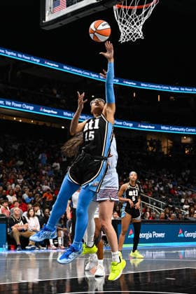 ATLANTA, GA - JUNE 22: Atlanta guard Allisha Gray (15) drives to the basket during the WNBA, Basketball Damen, USA game between the Toronto Tempo and the Atlanta Dream on June 22nd, 2026 at State Farm Arena in Atlanta, GA. (Photo by Rich von Biberstein Icon Sportswire) WNBA: JUN 22 Toronto Tempo at Atlanta Dream EDITORIAL USE ONLY Icon260622006