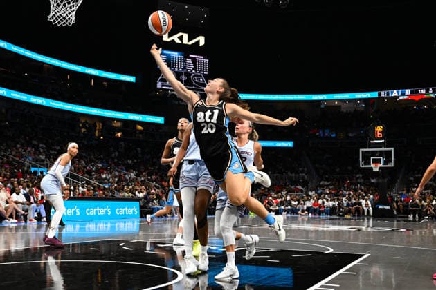 ATLANTA, GA - JUNE 22: Atlanta guard Isobel Borlase (20) drives to the basket during the WNBA, Basketball Damen, USA game between the Toronto Tempo and the Atlanta Dream on June 22nd, 2026 at State Farm Arena in Atlanta, GA. (Photo by Rich von Biberstein Icon Sportswire) WNBA: JUN 22 Toronto Tempo at Atlanta Dream EDITORIAL USE ONLY Icon260622009