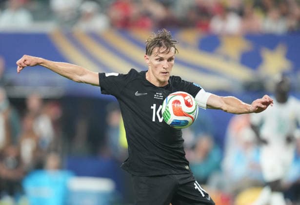 Martin Oedegaard (Norway) controls the ball during Norway and Senegal, Group I FIFA World Cup, WM, Weltmeisterschaft, Fussball 2026, Met Life Stadium, New jersey, USA on June 22, 2026. Thor Wegner DeFodi Images. (Photo by DeFodi Images) - *** Martin Oedegaard of Norway controls the ball during the match between Norway and Senegal in Group I of the 2026 FIFA World Cup at MetLife Stadium in New Jersey, USA, on June 22, 2026. Photo by DeFodi Images, Thor Wegner,detected_source_language