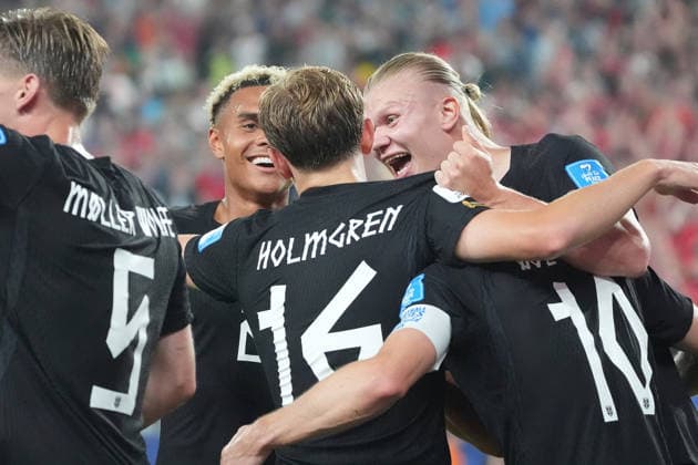 celebrate the goal, Torjubel zum 1:0 Marcus Holmgren Pedersen (Norwegen, Norway, 16) mit Erling Haaland (Norwegen, Norway, 9) - New York 22.06.2026: Norwegen vs. Senegal, MetLife Stadium, World Cup 26 Gruppe I, 2. Spieltag *** celebrate the goal, goal celebration for the 1-0 goal by Marcus Holmgren Pedersen (Norway, No. 16) with Erling Haaland (Norway, No. 9), New York, June 22, 2026, Norway vs. Senegal, MetLife Stadium, World Cup 26, Group I, Matchday 2,detected_source_language