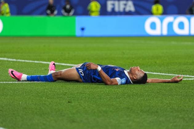Kylian MbappÃ of France on the floor after a missed chance France v Iraq, 2026 FIFA World Cup, WM, Weltmeisterschaft, Fussball Group I, Football, Philadelphia Stadium, Philadelphia, Pennsylvania, USA - 22 Jun 2026Philadelphia Philadelphia Stadium Pennsylvania (PA) United States of America  Copyright: xIsmaelxAdnan Shutterstockx 16950632ds