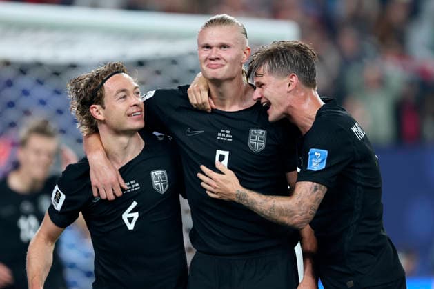 Norway v Senegal: Group I - FIFA World Cup, WM, Weltmeisterschaft, Fussball 2026 Patrick Berg, Erling Haaland and David Moller Wolfe of Norway celebrate 3rd goal during the FIFA World Cup 2026 Group I match between Norway and Senegal at New York New Jersey Stadium on June 22, 2026 in East Rutherford, United States. East Rutherford New York New Jersey Stadium NJ United States Copyright: xAllstarxPicturexLibraryxLtdx