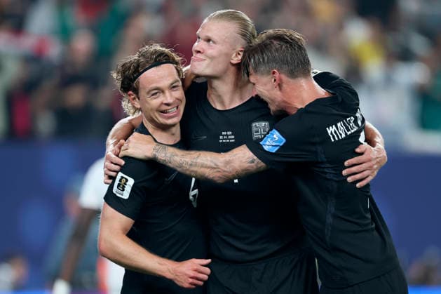 Norway v Senegal: Group I - FIFA World Cup, WM, Weltmeisterschaft, Fussball 2026 Patrick Berg, Erling Haaland and David Moller Wolfe of Norway celebrate 3rd goal during the FIFA World Cup 2026 Group I match between Norway and Senegal at New York New Jersey Stadium on June 22, 2026 in East Rutherford, United States. East Rutherford New York New Jersey Stadium NJ United States Copyright: xAllstarxPicturexLibraryxLtdx
