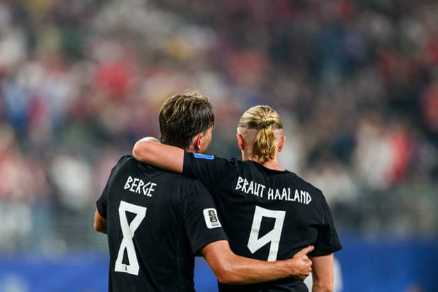 260622 Sander Berge and Erling Braut Haaland of Norway celebrate after 3-1 during the FIFA World Cup, WM, Weltmeisterschaft, Fussball 2026 group stage football match between Norway and Senegal on June 22, 2026 in New Jersey. Photo: Jon Olav Nesvold BILDBYRAN COP 217 VG0963 bbeng fotboll football soccer fotball vm fotbolls-vm fotball-vm fotbolls-vm 2026 fifa world cup 2026 new york norge norway senegal jubel *** June 22, 2026  Copyright: JONxOLAVxNESVOLD BB260622JE057