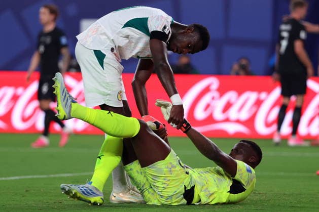 FIFA World Cup, WM, Weltmeisterschaft, Fussball 2026 - Group I - Norway vs Senegal Goalkeeper Edouard Mendy of Senegal lies on the ground after an injury during the FIFA World Cup 2026 group stage match Norway against Senegal, in East Rutherford, New Jersey, USA, 22 June 2026. East Rutherford United States  Copyright: xOLGAxFEDOROVAx