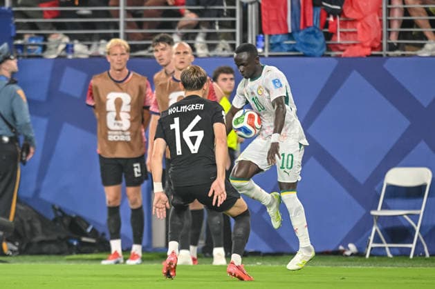 Marcus Pedersen (Norway) and Sadio Mane (Senegal) battle for the ball during the FIFA World Cup, WM, Weltmeisterschaft, Fussball 2026 Group I match between Norway and Senegal at New York New Jersey Stadium on June 22, 2026 in East Rutherford, United States. (Photo by Harry Langer DeFodi Images) - *** Marcus Pedersen of Norway and Sadio Mané of Senegal battle for the ball during the 2026 FIFA World Cup Group I match between Norway and Senegal at New York New Jersey Stadium on June 22, 2026, in East Rutherford, United States. Photo by Harry Langer, DeFodi Images,detected_source_language
