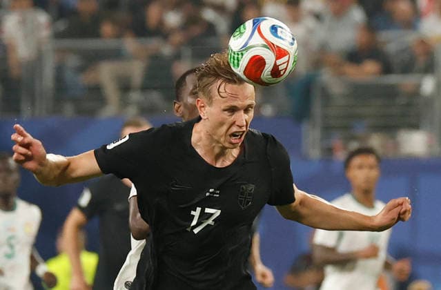 Norway s Torbjorn Heggem heads the ball against Senegal in the second half of a FIFA World Cup, WM, Weltmeisterschaft, Fussball match at New York New Jersey Stadium in East Rutherford, New Jersey, on Monday, June 22, 2026.  NYP20260622948 JOHNxANGELILLO