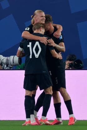 IPA85955966 - Erling Haaland of Norway celebrates with his teammates after scoring a goal during the Norway vs. Senegal FIFA World Cup, WM, Weltmeisterschaft, Fussball match in New York, USA, on June 22, 2026  Copyright: xEmmanuelexMastrodonato IPAxSportx xx 85955966