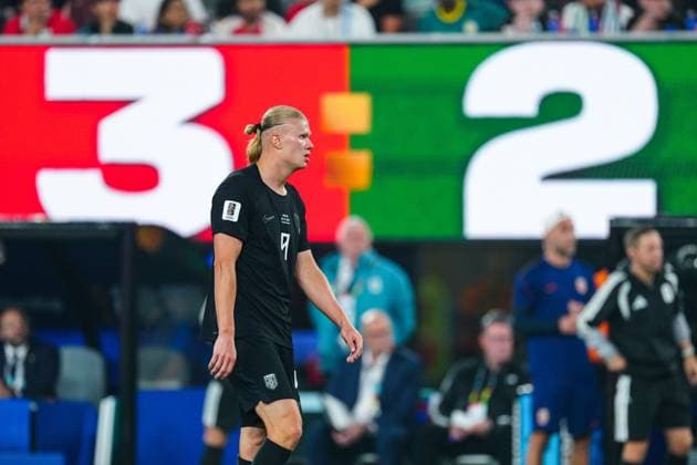 Erling Haaland of Norway infant of the full time score Norway v Senegal, 2026 FIFA World Cup, WM, Weltmeisterschaft, Fussball Group I, Football, New York New Jersey Stadium, East Rutherford, New Jersey, USA - 22 Jun 2026East Rutherford New York New Jersey Stadium New Jersey (NJ) United States of America EDITORIAL USE ONLY No use with unauthorised audio, video, data, fixture lists, club league logos or live services. Online in-match use limited to 120 images, no video emulation. No use in betting, games or single club league player publications.  Copyright: xJavierxGarcia Shutterstockx 16949464be