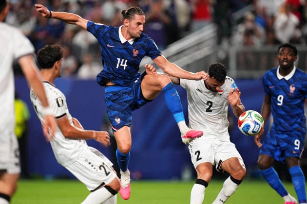 June 22, 2026: France Midfielder Adrien Rabiot (14) shoots the ball during the second half of a World Cup Match against Iraq at Philadelphia Stadium in Philadelphia, Pennsylvania. CSM Philadelphia United States of America - ZUMAc04_ 20260622_zma_c04_246 Copyright: xKylexRoddenx