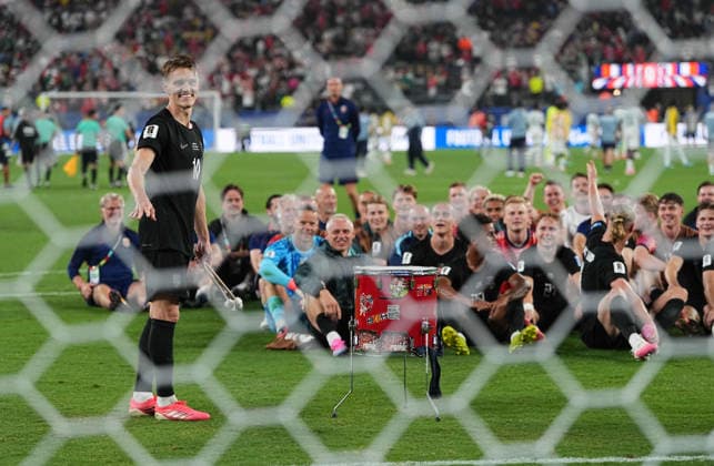 Martin Oedegaard (Norway) gestures during Norway and Senegal, Group I FIFA World Cup, WM, Weltmeisterschaft, Fussball 2026, Met Life Stadium, New jersey, USA on June 22, 2026. Thor Wegner DeFodi Images. (Photo by DeFodi Images) - *** Martin Oedegaard of Norway gestures during the match between Norway and Senegal in Group I of the 2026 FIFA World Cup at MetLife Stadium in New Jersey, USA, on June 22, 2026. Photo by DeFodi Images (Thor Wegner),detected_source_language