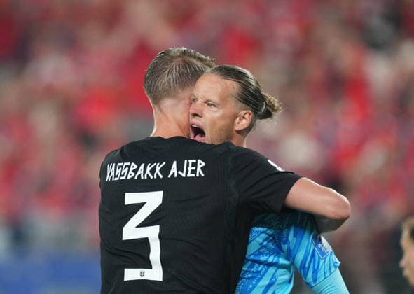 Orjan Nyland (Norway) and Kristoffer Ajer (Norway) gestures during Norway and Senegal, Group I FIFA World Cup, WM, Weltmeisterschaft, Fussball 2026, Met Life Stadium, New jersey, USA on June 22, 2026. Thor Wegner DeFodi Images. (Photo by DeFodi Images) - *** Orjan Nyland (Norway) and Kristoffer Ajer (Norway) gesture during the Norway vs. Senegal match in Group I of the 2026 FIFA World Cup at MetLife Stadium in New Jersey, USA, on June 22, 2026. Photo by DeFodi Images, Thor Wegner,detected_source_language