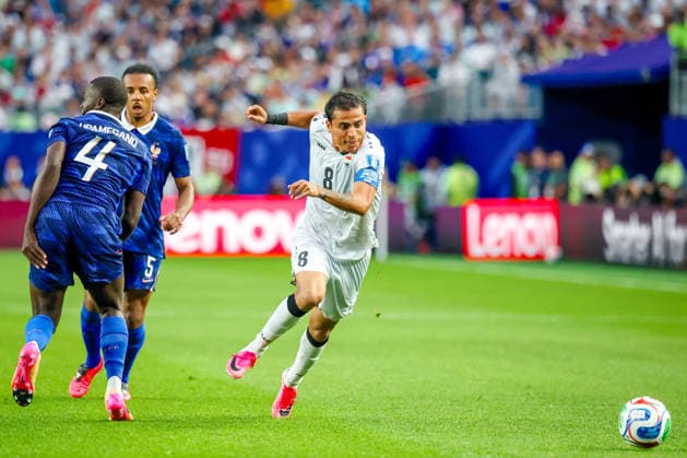June 22, 2026, Philadelphia, Pennsylvania, USA: IBRAHIM BAYESH of Iraq dribbles the ball during the 2026 FIFA World Cup, WM, Weltmeisterschaft, Fussball Group I match at Philadelphia Stadium in Philadelphia, PA on June 22, 2026. Philadelphia USA - ZUMAm283 20260622_zsp_m283_038 Copyright: xBillyxMyersx