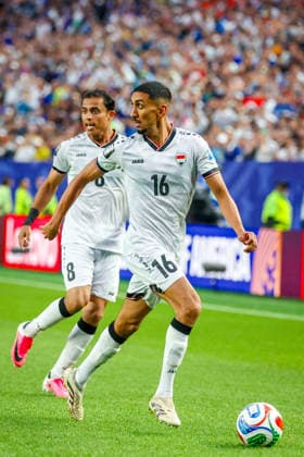 June 22, 2026, Philadelphia, Pennsylvania, USA: AMIR AL-AMMARI of Iraq dribbles the ball during the 2026 FIFA World Cup, WM, Weltmeisterschaft, Fussball Group I match at Philadelphia Stadium in Philadelphia, PA on June 22, 2026. Philadelphia USA - ZUMAm283 20260622_zsp_m283_039 Copyright: xBillyxMyersx