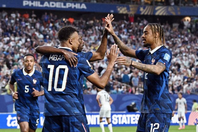 2026 World Cup - France vs Iraq in Philadelphia France forward Kylian Mbappé and Bradley Barcola during World Cup 2026 game France vs Iraq on June 22, 2026 in Philadelphia, Pennsylvania. Photo by Olivier Douliery ABACAPRESS.COM Philadelphia Pennsylvania United States  Copyright: xDoulieryxOlivier ABACAx